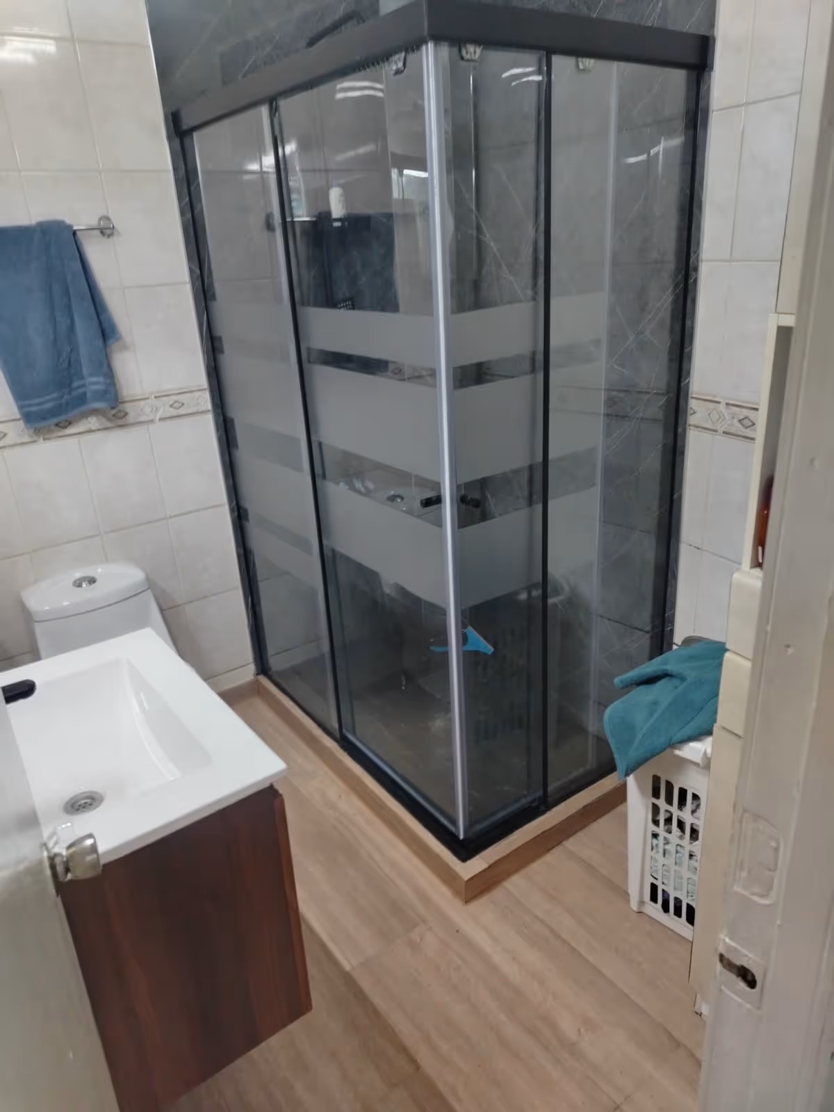 Showers — imagen 1